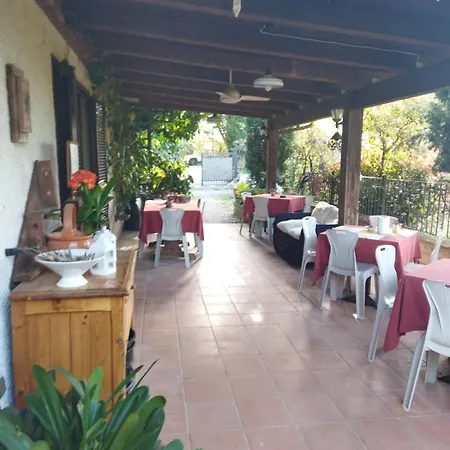 Azienda Agraria Il Cardellino 2 Country house San Valentino di Villa